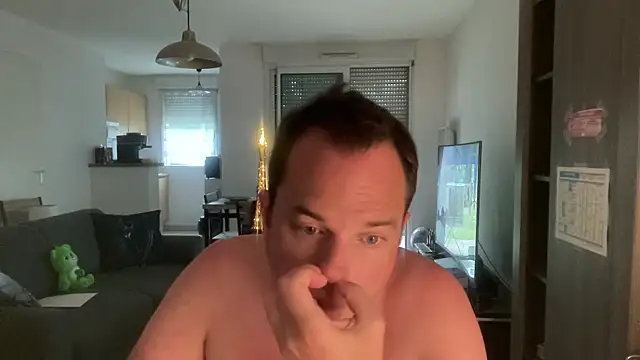 Funnyjul31 online show from May 3, 2026, 5:27 pm
