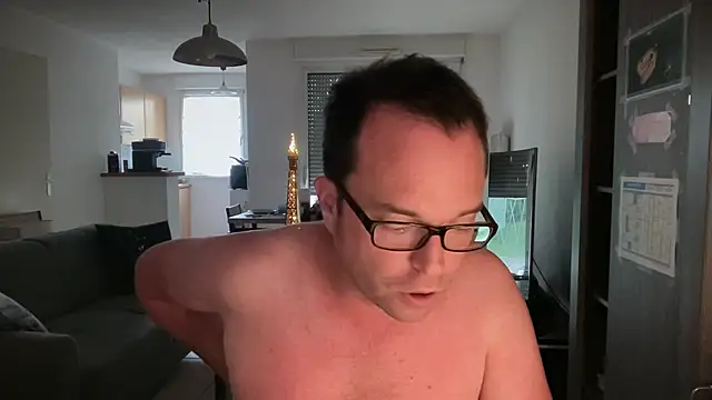 Funnyjul31 online show from April 24, 2026, 6:21 pm