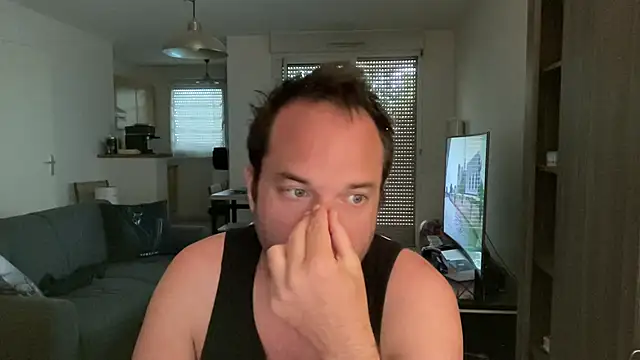 Funnyjul31 online show from May 17, 2026, 2:28 pm