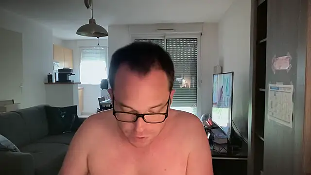 Funnyjul31 online show from April 29, 2026, 4:44 pm