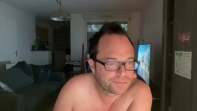 Funnyjul31 online show from May 8, 2026, 10:52 am