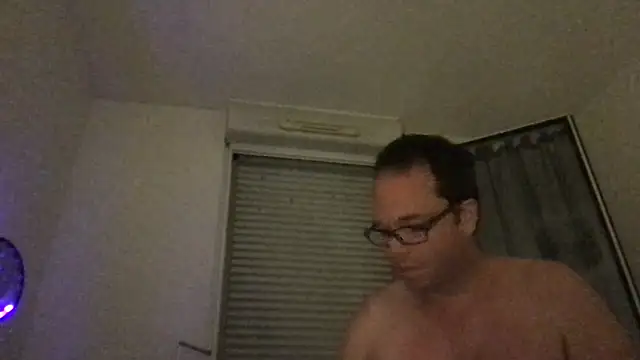 Funnyjul31 online show from May 9, 2026, 10:02 pm