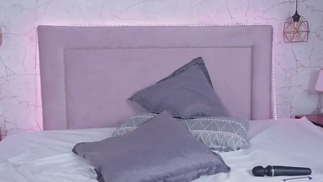 Snapshot of MillaBlis chatting on March 14, 2025, 1:48 am MillaBlis online show from March 14, 2025, 1:48 am