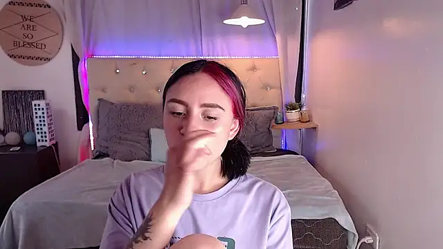 melodygirl   online show from March 14, 2025, 9:32 pm