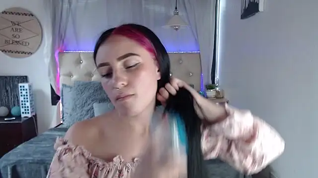 melodygirl   online show from March 12, 2025, 7:36 pm