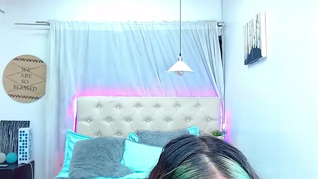 melodygirl   online show from February 4, 2025, 2:17 am