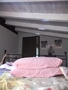 divinaerotica online show from April 13, 2026, 4:22 pm