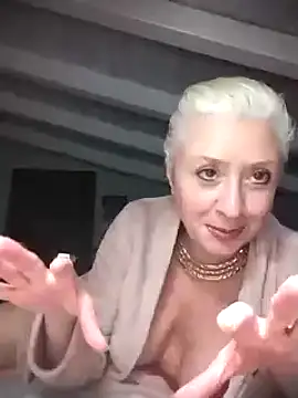 Snapshot of divinaerotica chatting on March 17, 2025, 6:11 pm divinaerotica online show from March 17, 2025, 6:11 pm