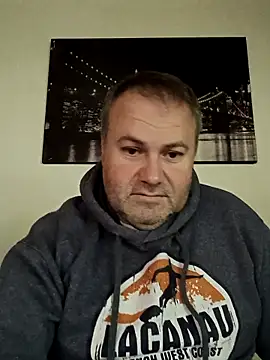 Pourleplasirs online show from November 22, 2025, 9:35 pm