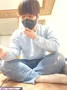 Tyyyggjju online show from December 22, 2025, 3:45 pm