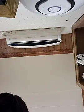 Tyyyggjju online show from October 26, 2025, 4:57 am