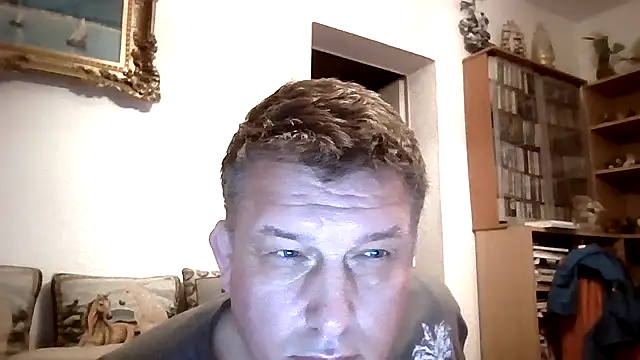 GrandpasDadBulg online show from November 18, 2025, 8:23 pm