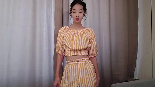 Snapshot of Fudzik0 chatting on October 30, 2025, 5:17 am Fudzik0 online show from October 30, 2025, 5:17 am