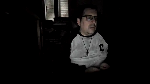 Snapshot of Usame_como_quieras chatting on December 23, 2025, 9:08 am Usame como quieras online show from December 23, 2025, 9:08 am