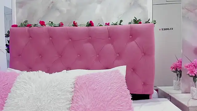 Snapshot of Ariana_greenblat chatting on September 10, 2025, 4:28 pm Ariana greenblat online show from September 10, 2025, 4:28 pm