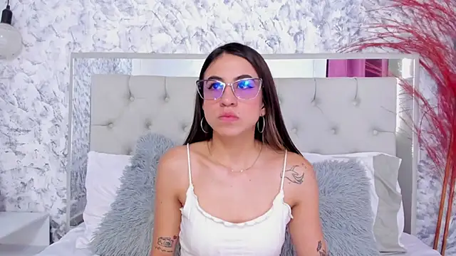 Snapshot of Ariana_greenblat chatting on November 19, 2025, 4:18 pm Ariana greenblat online show from November 19, 2025, 4:18 pm