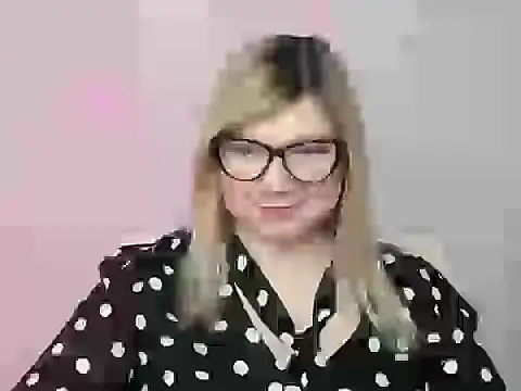 Snapshot of Lola_moree chatting on October 18, 2025, 11:56 am Lola moree online show from October 18, 2025, 11:56 am