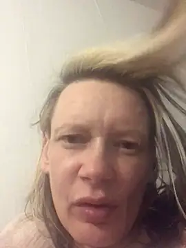 blondey206 online show from February 9, 2025, 3:32 am