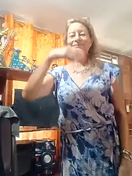 MaryLunna online show from March 5, 2025, 7:38 pm