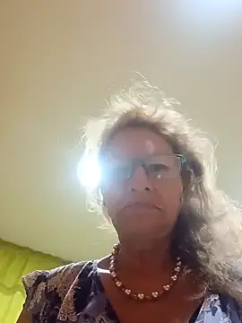 MaryLunna online show from March 11, 2025, 11:33 am