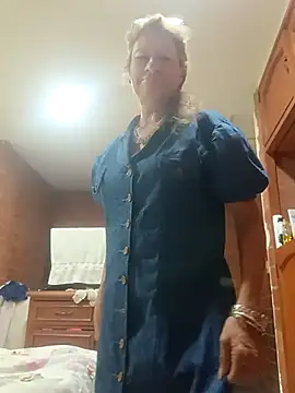 MaryLunna online show from March 18, 2025, 11:44 am