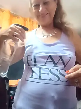 MaryLunna online show from March 8, 2025, 7:31 pm