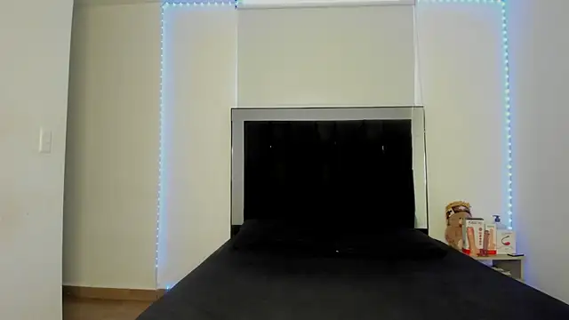 Snapshot of victoriacolin chatting on October 20, 2025, 12:06 pm victoriacolin online show from October 20, 2025, 12:06 pm