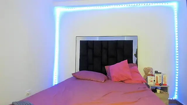 Snapshot of victoriacolin chatting on March 12, 2025, 10:39 pm victoriacolin online show from March 12, 2025, 10:39 pm