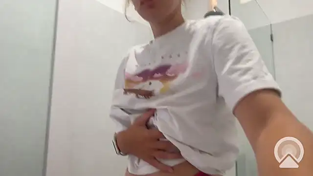 Snapshot of valure_lera chatting on March 6, 2025, 3:02 am valure lera online show from March 6, 2025, 3:02 am
