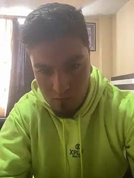 Snapshot of Dantee_Stone chatting on October 27, 2025, 8:32 pm Dantee Stone online show from October 27, 2025, 8:32 pm