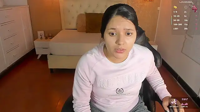 Snapshot of Hadley_ chatting on October 24, 2025, 3:05 am Hadley online show from October 24, 2025, 3:05 am