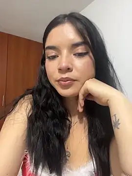 eileensophi online show from December 23, 2025, 2:11 am