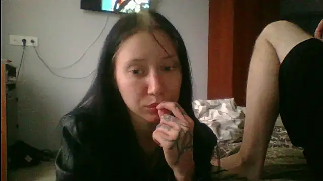 Snapshot of RussNocturnal chatting on November 11, 2025, 1:50 pm RussNocturnal online show from November 11, 2025, 1:50 pm