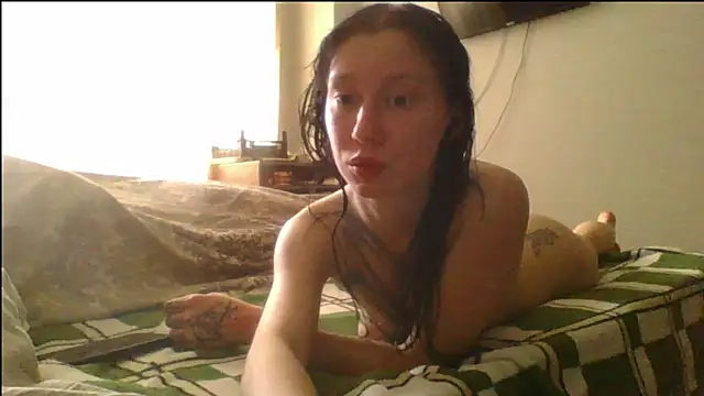 Snapshot of RussNocturnal chatting on November 10, 2025, 6:18 am RussNocturnal online show from November 10, 2025, 6:18 am