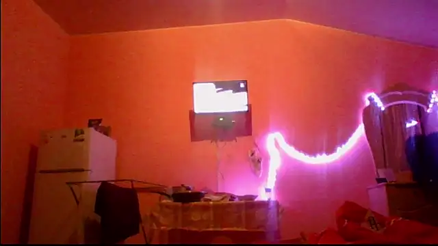 Snapshot of RussNocturnal chatting on October 18, 2025, 6:43 pm RussNocturnal online show from October 18, 2025, 6:43 pm