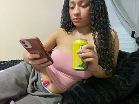 Snapshot of Cristinasunny chatting on May 22, 2026, 1:03 am Cristinasunny online show from May 22, 2026, 1:03 am