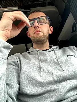 Eriic8888 online show from November 3, 2025, 12:31 pm