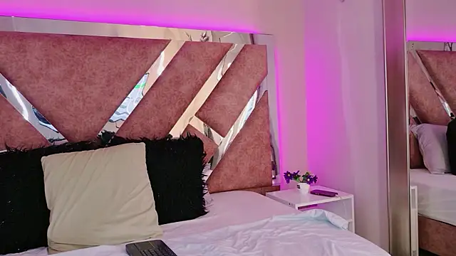 AliDiaz  online show from April 9, 2026, 7:20 pm