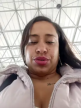 kamila lovee online show from September 15, 2025, 3:23 pm