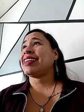 kamila lovee online show from October 8, 2025, 7:14 pm