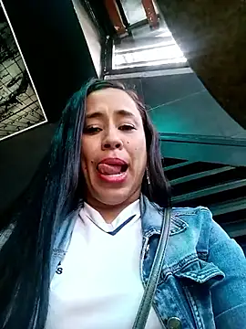 kamila lovee online show from March 20, 2025, 10:40 pm