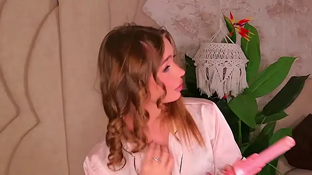 EvansLover online show from November 26, 2025, 9:04 pm