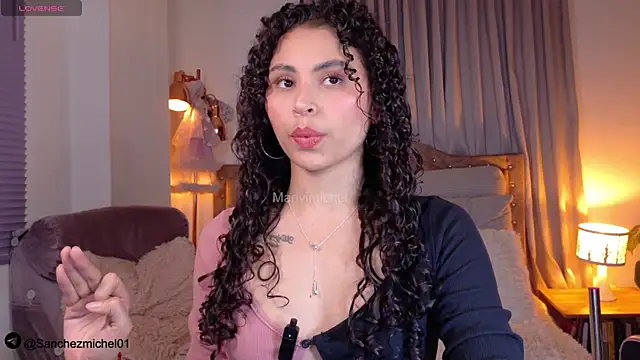 Snapshot of Marivimichel1 chatting on November 24, 2025, 11:05 pm Marivimichel1 online show from November 24, 2025, 11:05 pm