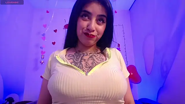 Adri Gomez  online show from February 24, 2025, 6:27 am