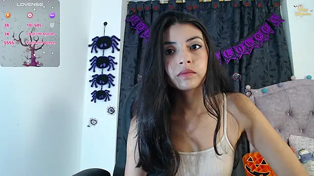 ellajonz online show from October 30, 2025, 12:31 am