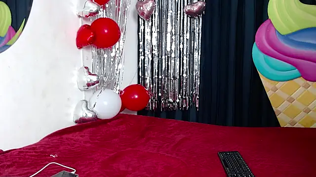 Snapshot of lunaember_cs chatting on February 14, 2026, 4:13 am lunaember cs online show from February 14, 2026, 4:13 am