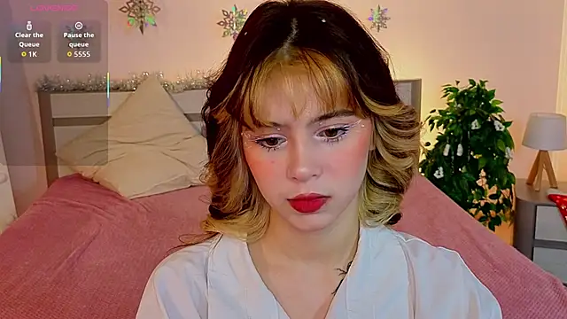 Snapshot of Hotary_Yuko chatting on December 15, 2025, 2:39 am Hotary Yuko online show from December 15, 2025, 2:39 am