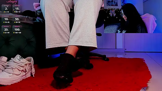 Snapshot of aleya_bliss chatting on December 18, 2025, 2:49 am aleya bliss online show from December 18, 2025, 2:49 am