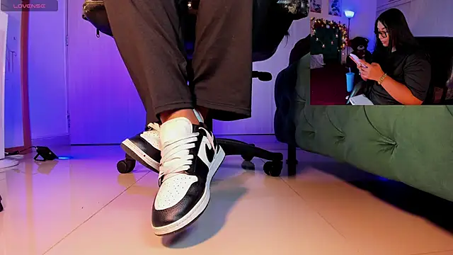 Snapshot of aleya_bliss chatting on December 4, 2025, 3:05 am aleya bliss online show from December 4, 2025, 3:05 am