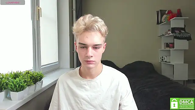 Snapshot of avegothy- chatting on March 10, 2025, 12:49 pm avegothy- online show from March 10, 2025, 12:49 pm